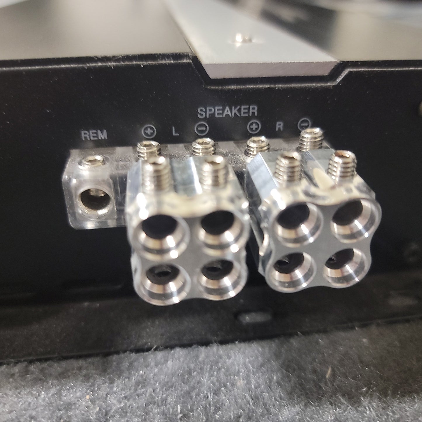 M2-Q8AWG-OUT-AMP Quad Speaker Adapter OCTA Version