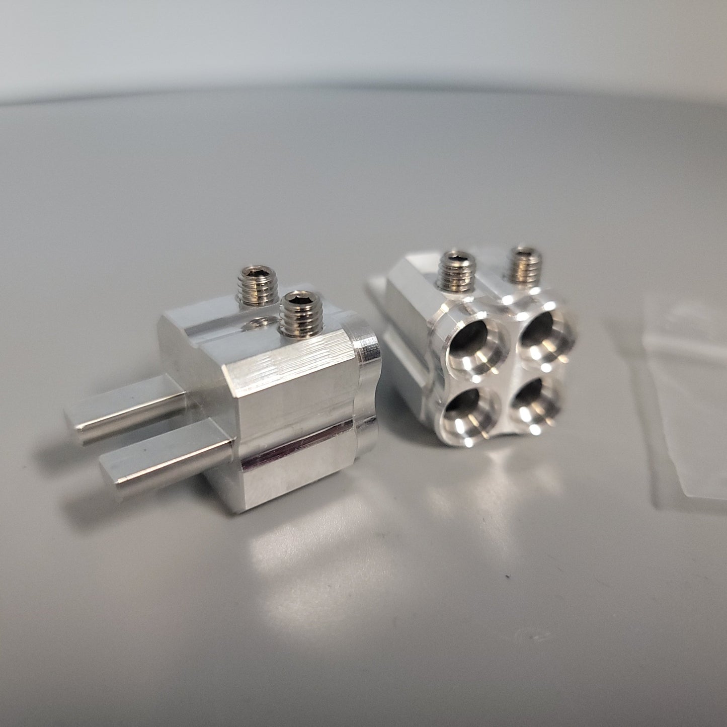 M2-Q8AWG-OUT-AMP Quad Speaker Adapter OCTA Version